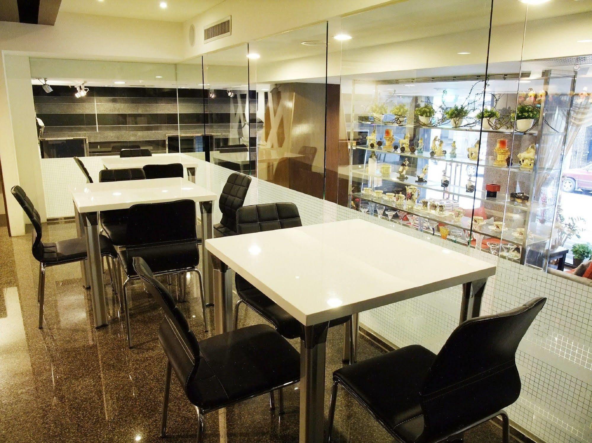 Fish Hotel - Yancheng Kaohsiung Exterior photo